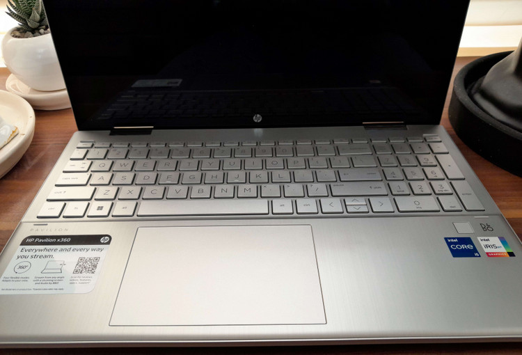 لپ تاپ 15 اینچی لمسی اچ پی مدل HP Pavilion x360 15-er1010nr i5-1235u/12/256m2/ Intel iris استوک
