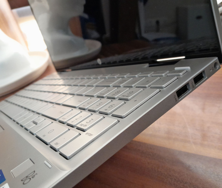 لپ تاپ 15 اینچی لمسی اچ پی مدل HP Pavilion x360 15-er1010nr i5-1235u/12/256m2/ Intel iris استوک