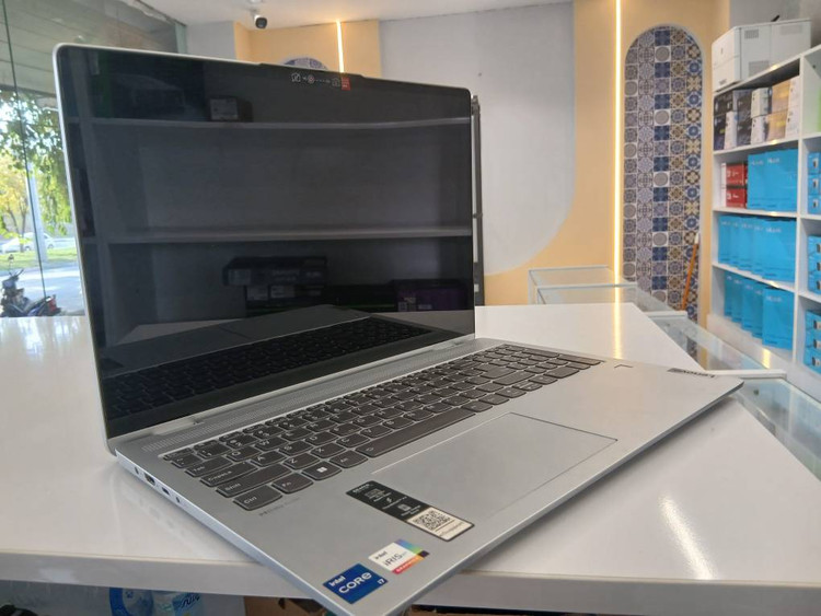 لپ تاب لنوو مدل IdeaPad Flex 5 | ظرفیت ۲۵۶ گیگابایت SSD | با پردازنده Core i7 1255u | و ۸ گیگابایت رم | صفحه نمایش لمسی | استوک