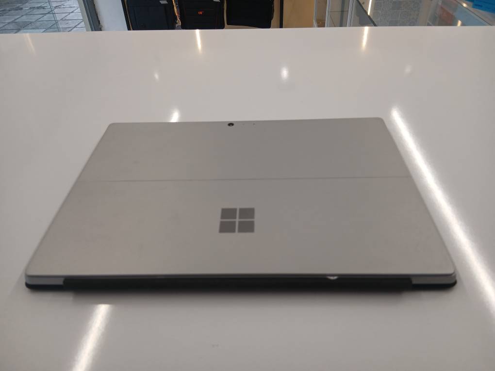 لپ تاپ Surface Pro 6 | ظرفیت 256 گیگابایت SSD | با پردازنده Intel Core i5-8350U | و 8 گیگابایت رم استوک