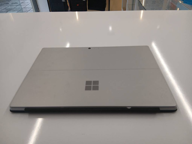 لپ تاپ Surface Pro | ظرفیت 256 گیگابایت SSD | با پردازنده Intel Core i5-7300U | و 8 گیگابایت رم استوک
