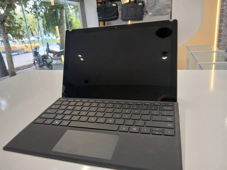 لپ تاپ Surface Pro | ظرفیت 256 گیگابایت SSD | با پردازنده Intel Core i5-7300U | و 8 گیگابایت رم استوک